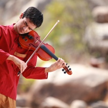 El ciclo Delibes+ dedica hoy un concierto temático a la música india de la mano del violinista Ambi Subramaniam